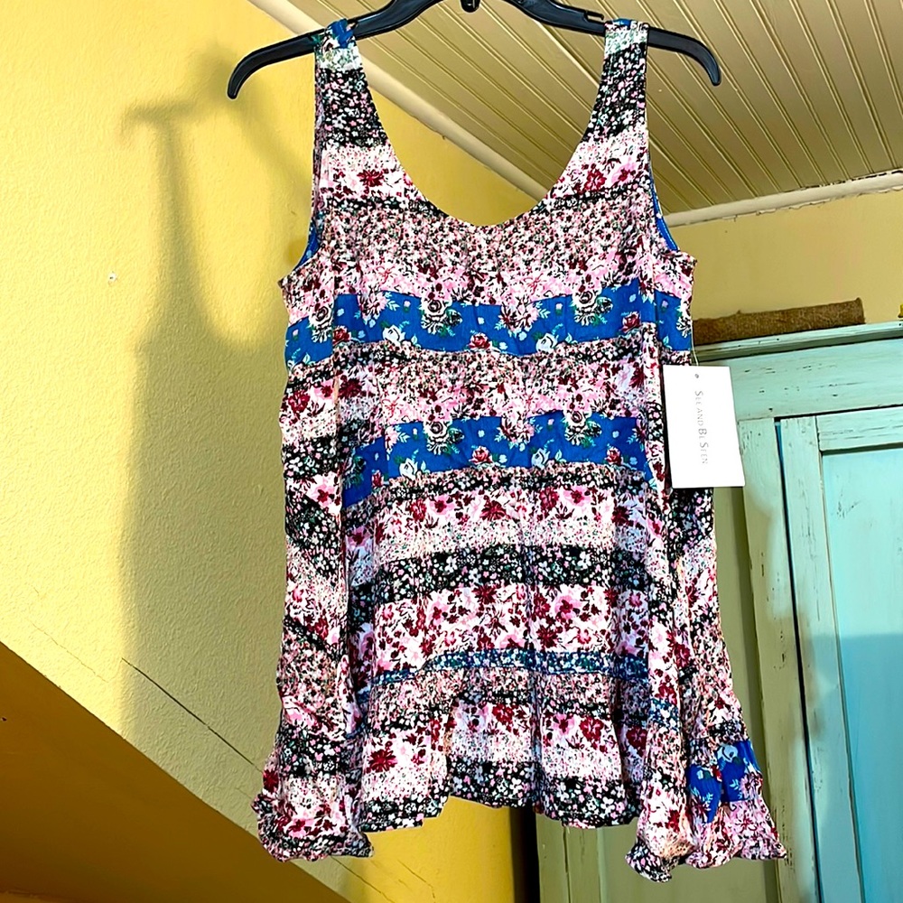 Pretty floral Tank top